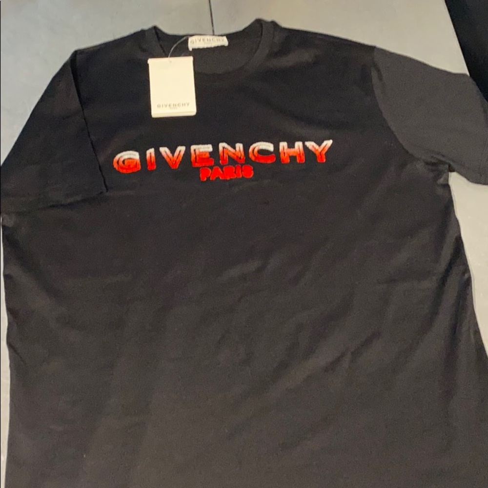 Givenchy tee shirt